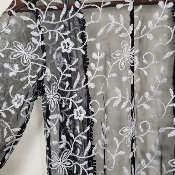 Colleen Lopez XS Duster Cardigan Kimono Embroidered Black White - Picture 3 of 8